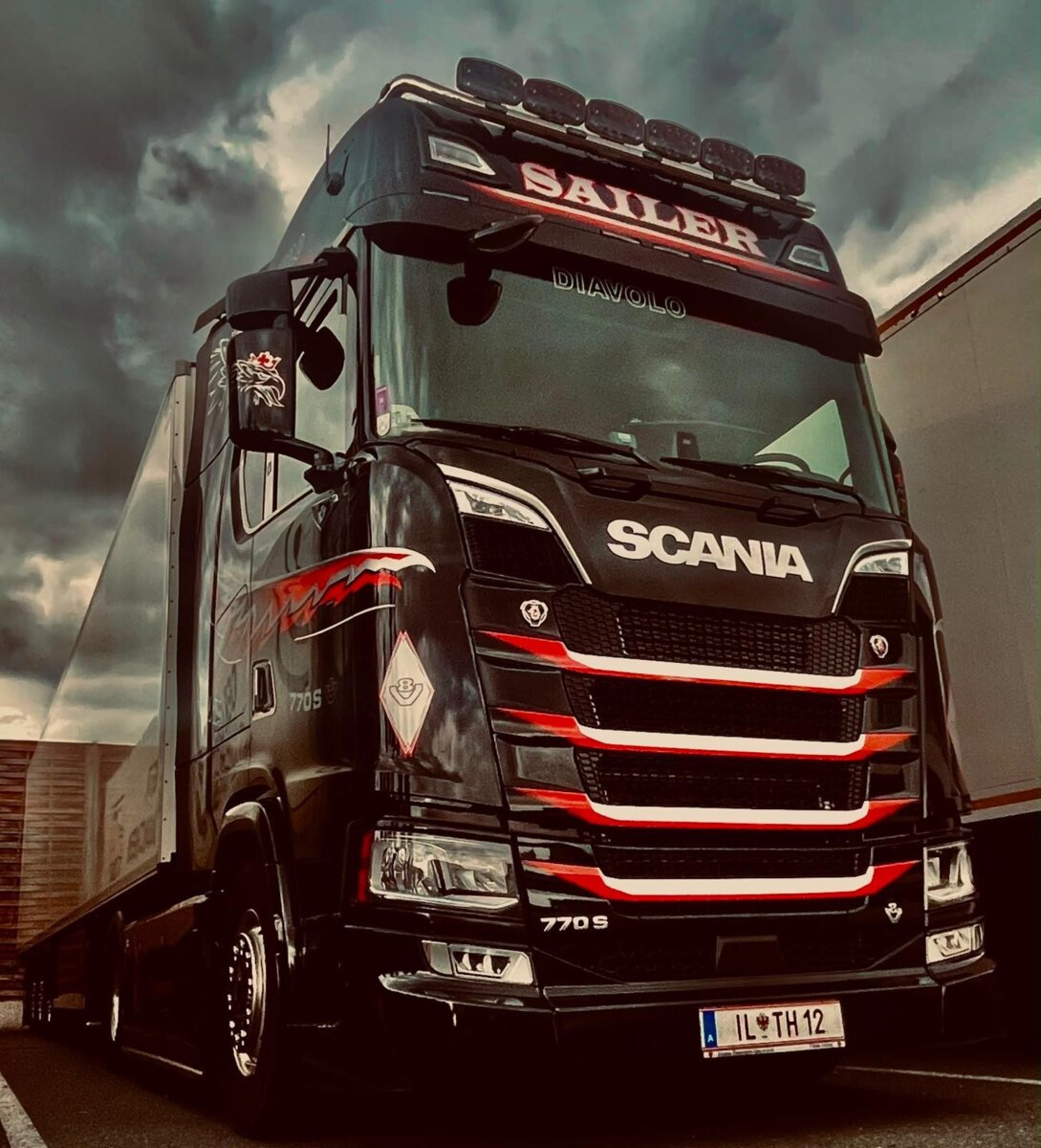 LKW von Sailer und Thaler Transporte OG