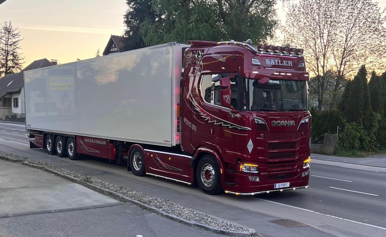 LKW von Sailer und Thaler Transporte OG